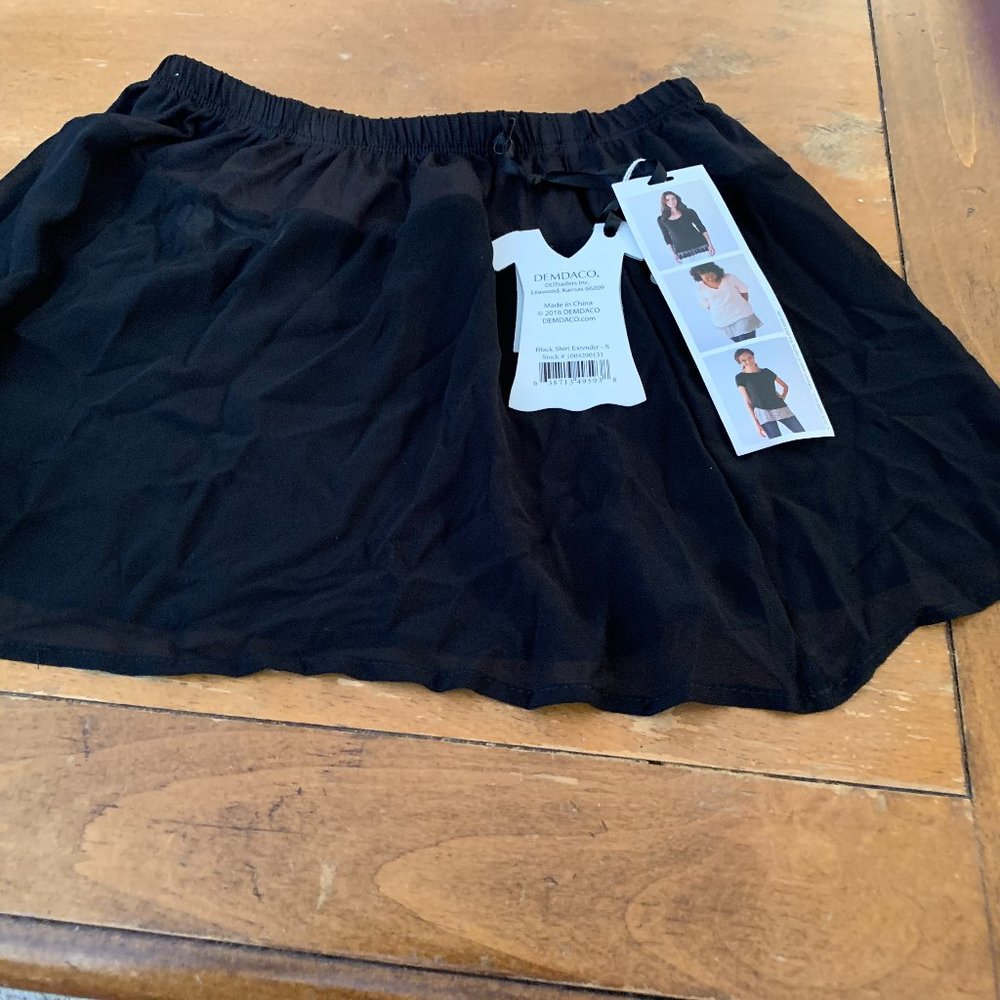 DEMDACO PEEK-A-BOO SHIRT EXTENDER  NWT